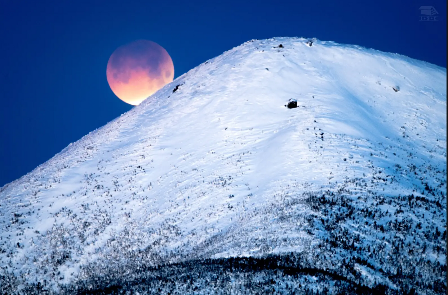 Algonquin Bowl Lunar Eclipse